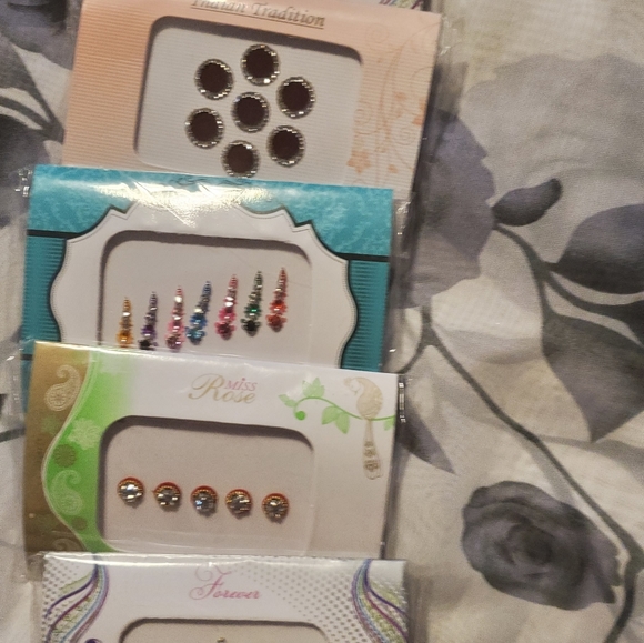 5 /$20 Indian Bindi - Picture 1 of 8